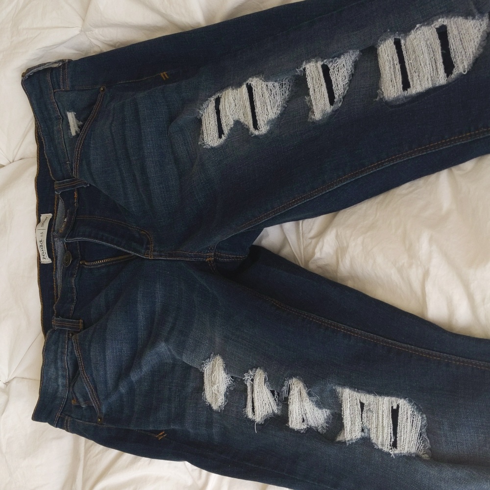 Womans flex shredded skinny jeans